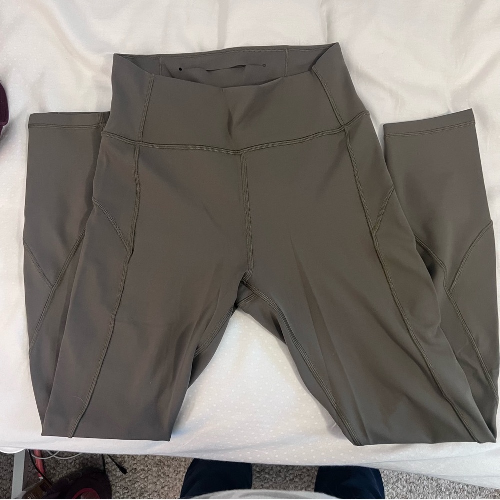 lululemon In Movement 7/8 Tight *Everlux 25”